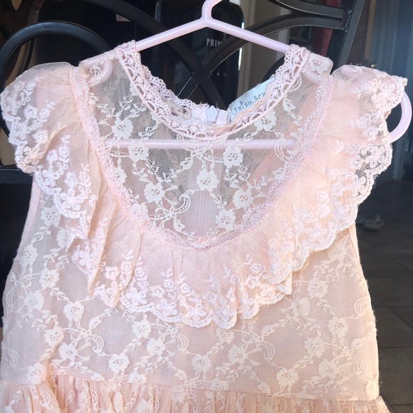 Beautiful lace blush dress - Picture 7 of 8